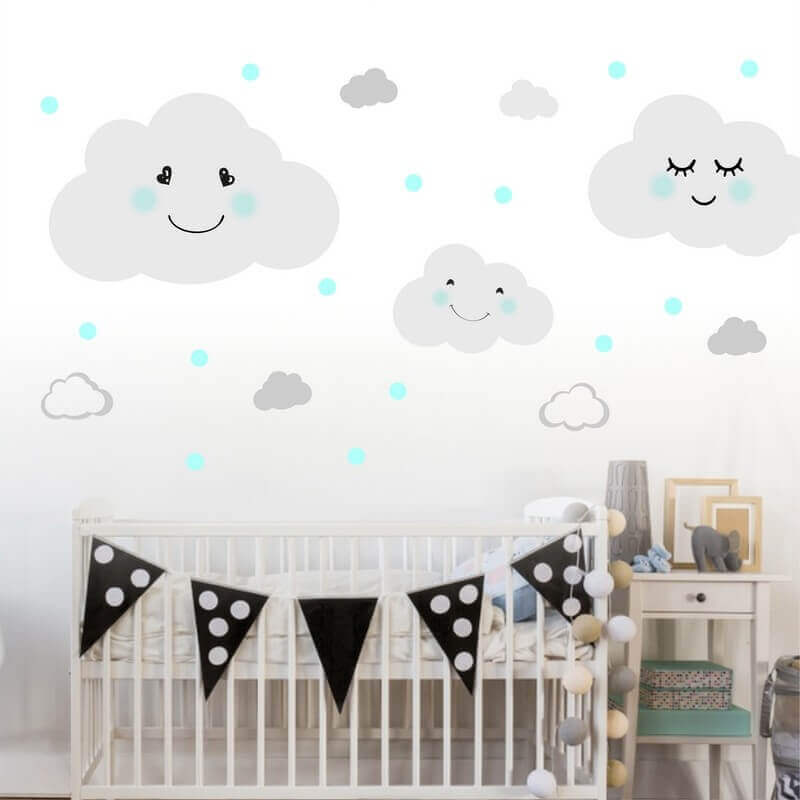 Wandtattoo Wolken mit minze Punkten für Kinderzimmer